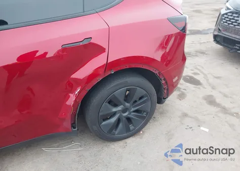 2024 Tesla Model Y z USA, uszkodzony, nr VIN 7SAYGDED5RA326294